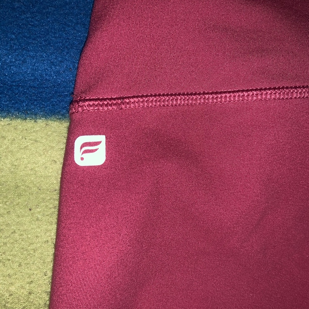Fabletics mid rise mauve legging 23”